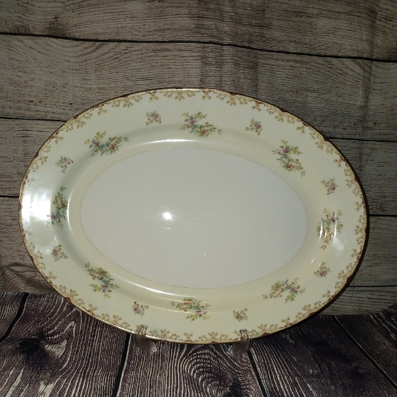 Vintage MEITO CHINA Oval Serving Platter, Hand Painted, 16"x11.5", Gold Trim - Picture 1 of 9